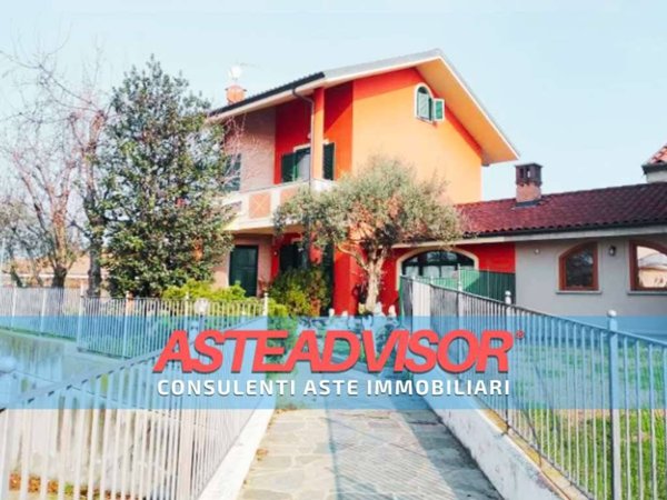casa indipendente in vendita a Bricherasio