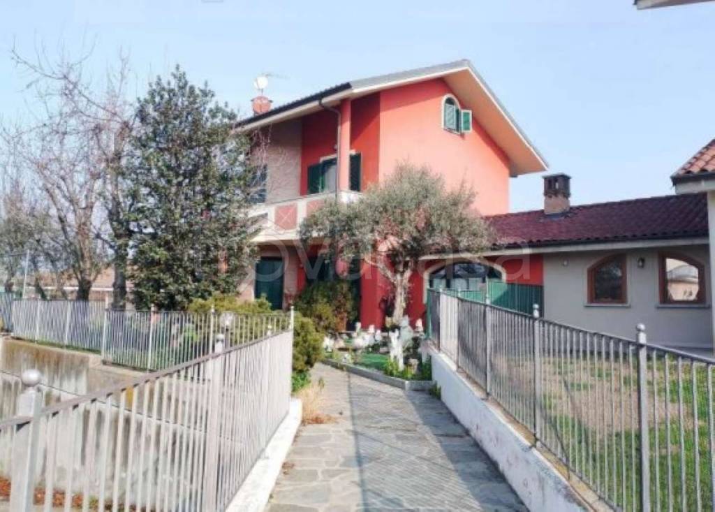 casa indipendente in vendita a Bricherasio