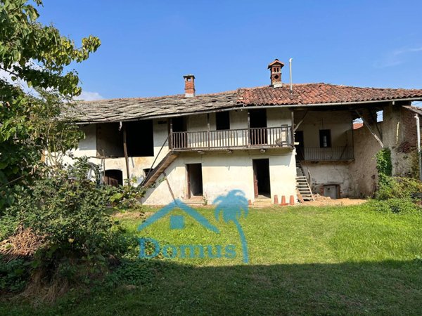 casale in vendita a Bricherasio