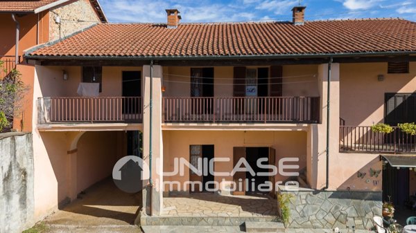 casale in vendita a Bricherasio