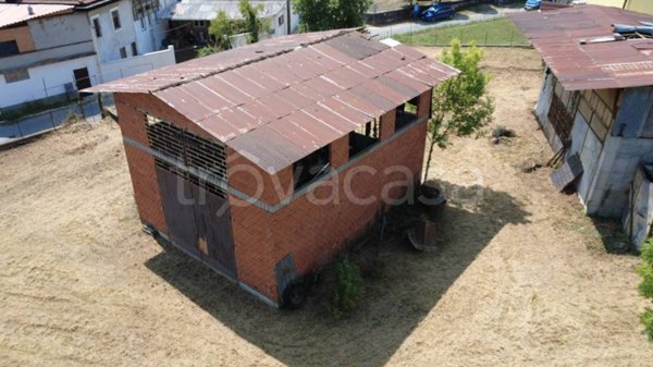 locale commerciale in vendita a Bricherasio in zona Cappella Moreri