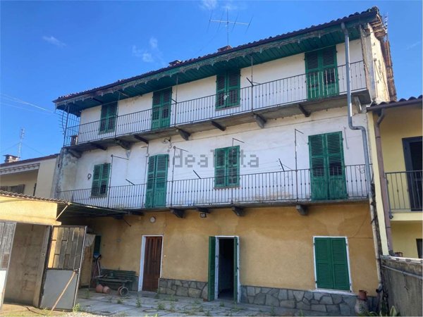 casale in vendita a Bricherasio