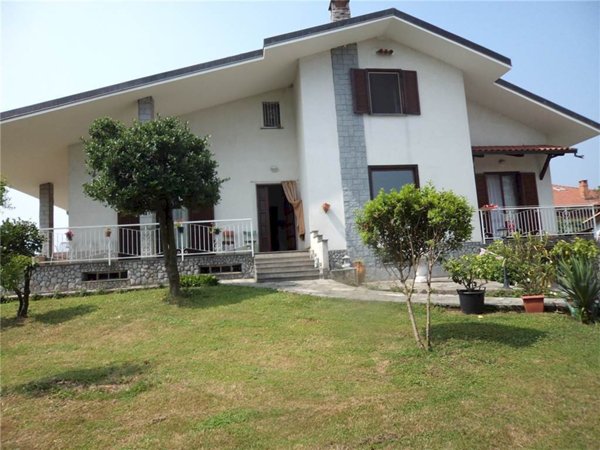 casa indipendente in vendita a Bricherasio
