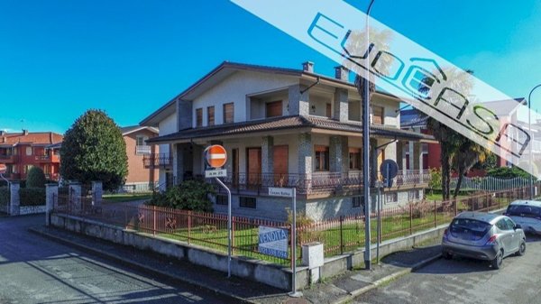casa indipendente in vendita a Bricherasio