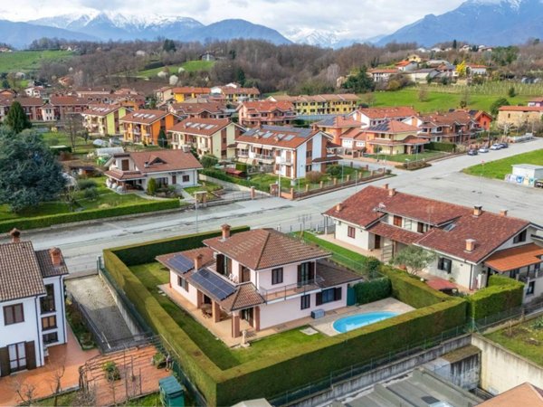 casa indipendente in vendita a Bricherasio