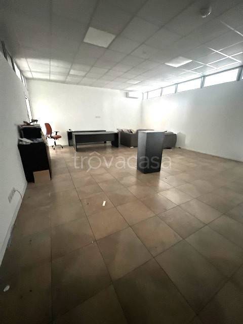 negozio in vendita a Bricherasio in zona Cappella Moreri