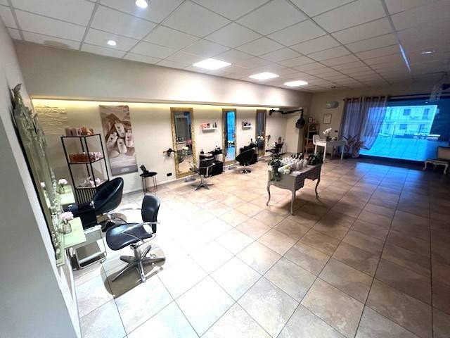 negozio in vendita a Bricherasio in zona Cappella Moreri