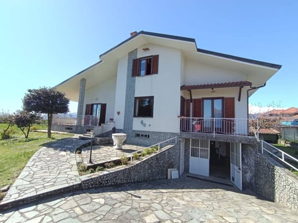 casa indipendente in vendita a Bricherasio
