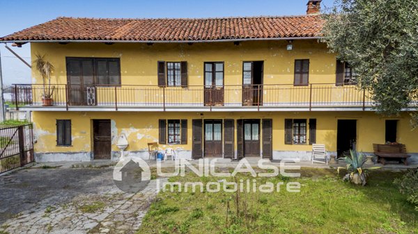casale in vendita a Bricherasio