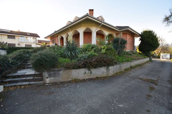 casa indipendente in vendita a Bricherasio