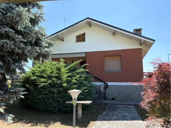 casa indipendente in vendita a Bricherasio in zona Cappella Moreri