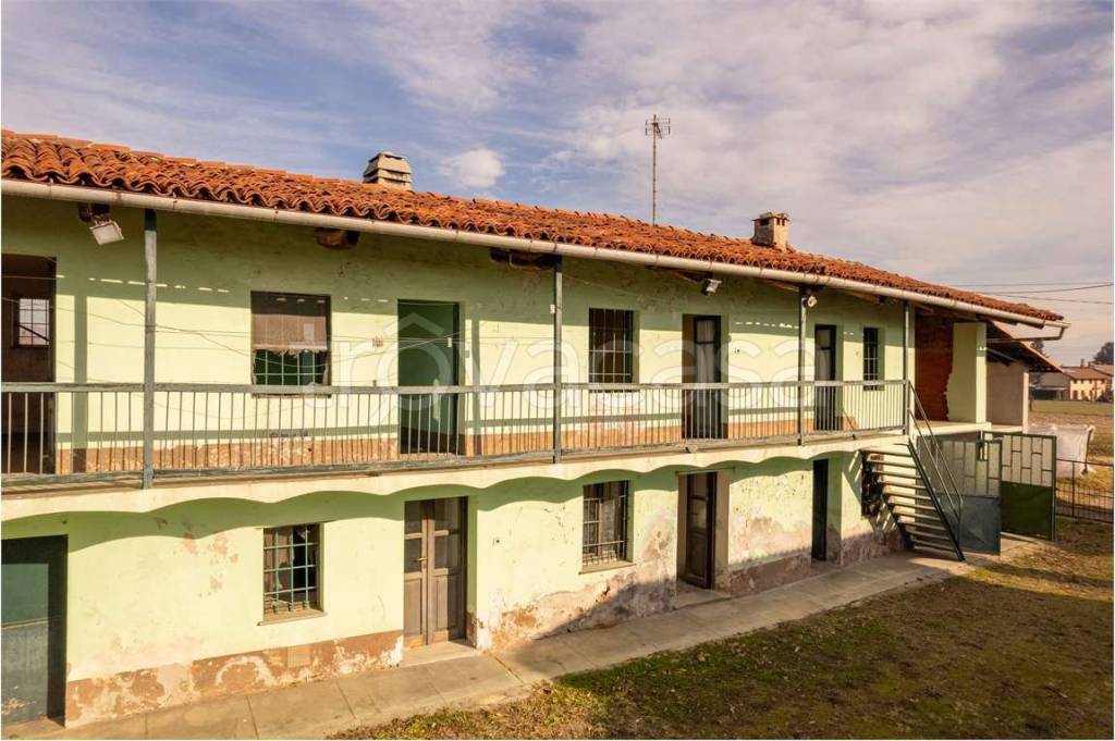 casa indipendente in vendita a Bricherasio in zona Cappella Moreri