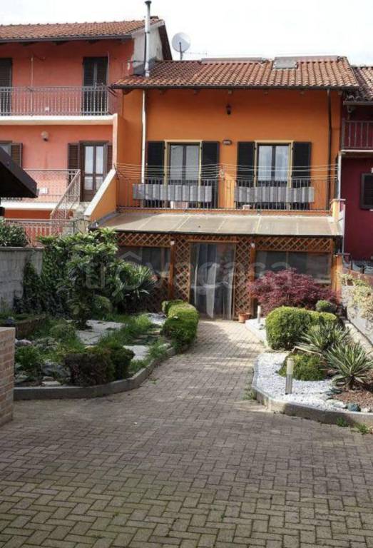 casa indipendente in vendita a Bricherasio in zona Cappella Moreri