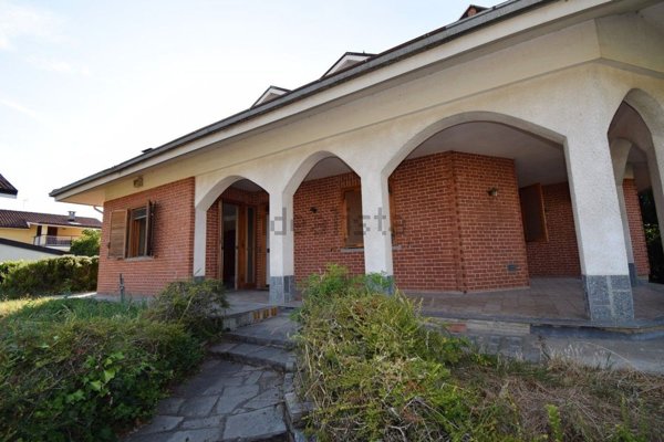 casa indipendente in vendita a Bricherasio in zona Cappella Merli