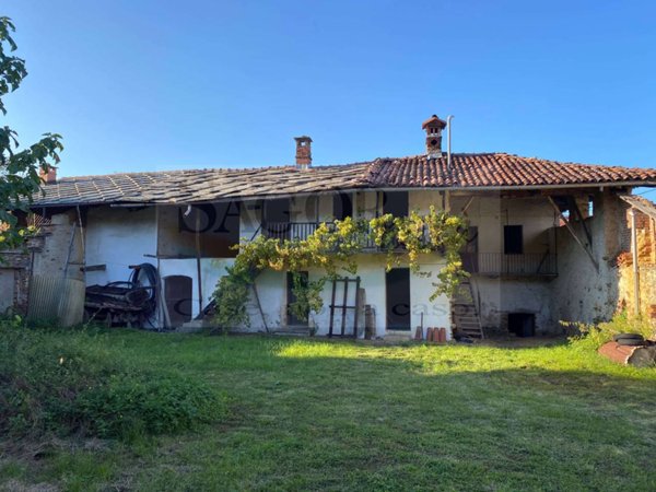 casale in vendita a Bricherasio in zona Cappella Moreri
