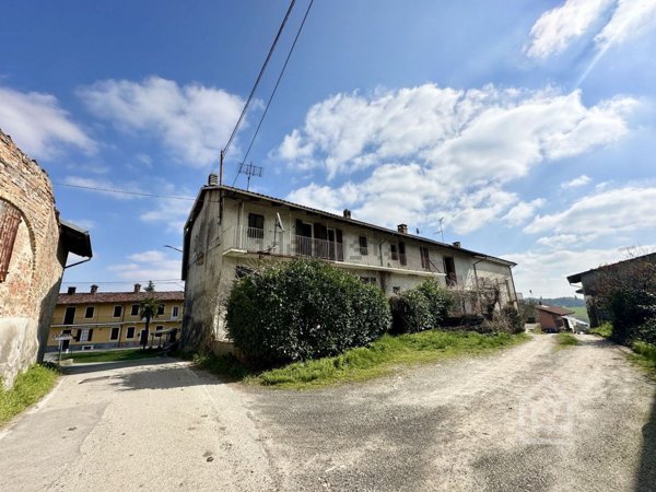 casale in vendita a Brozolo in zona Piai