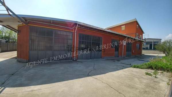 locale di sgombero in vendita a Bruino