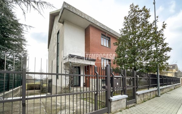 casa indipendente in vendita a Bruino