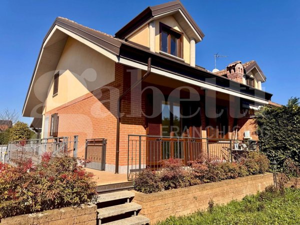 casa indipendente in vendita a Bruino