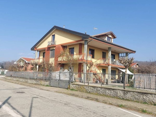 casa indipendente in vendita a Bruino in zona Villaggio Alba Serena