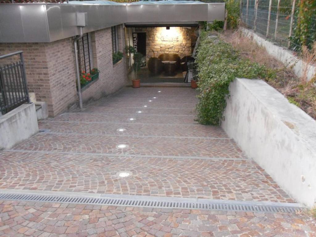 negozio in vendita a Bruino in zona Villaggio Alba Serena