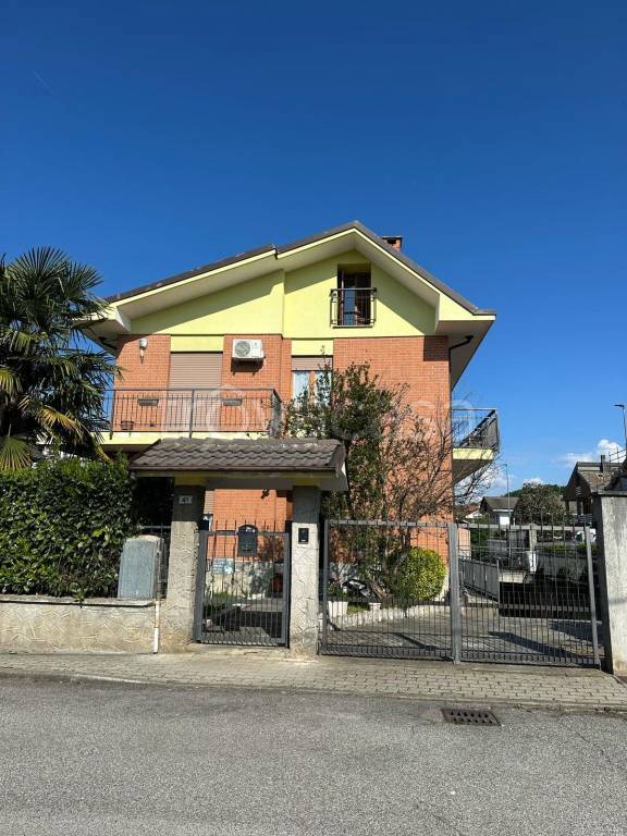 casa indipendente in vendita a Bruino