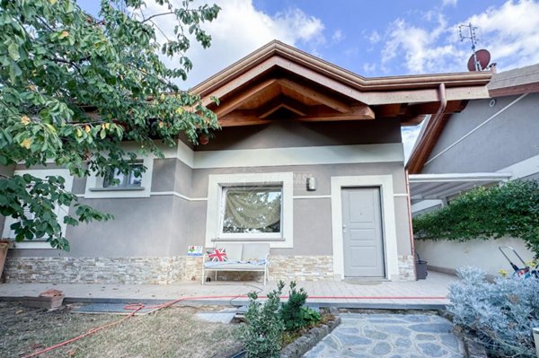 casa indipendente in vendita a Bruino