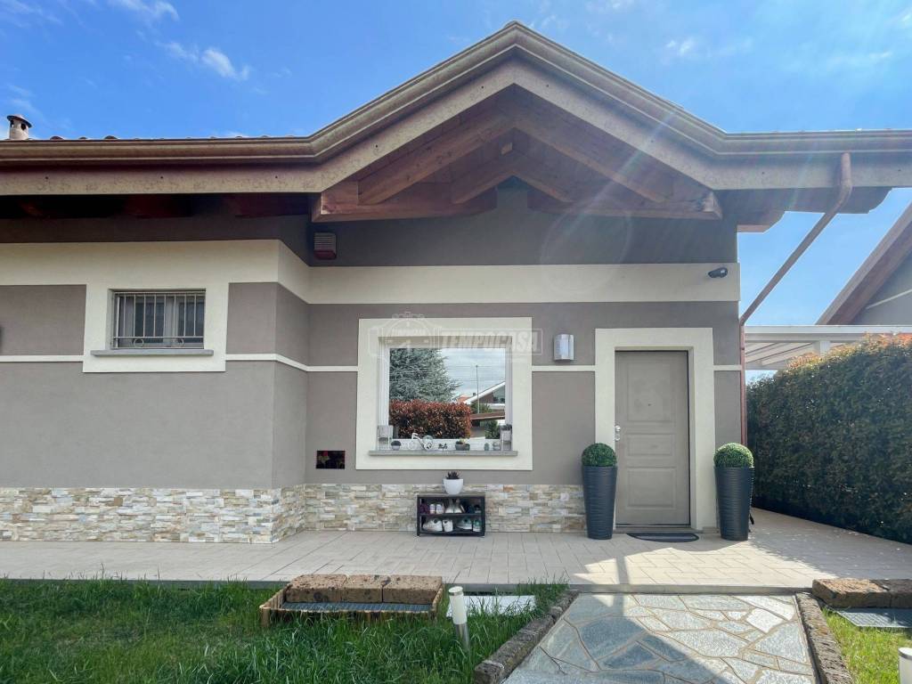 casa indipendente in vendita a Bruino