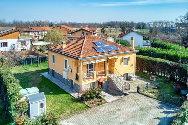 casa indipendente in vendita a Bruino