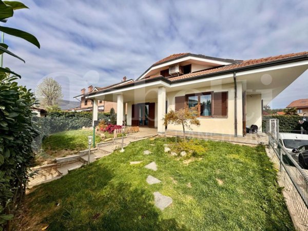 casa indipendente in vendita a Bruino