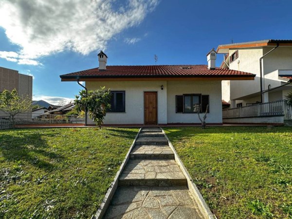 casa indipendente in vendita a Bruino
