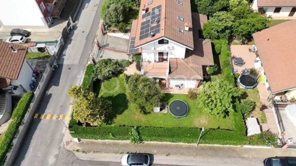 casa indipendente in vendita a Bruino