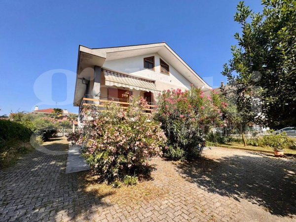 casa indipendente in vendita a Bruino in zona Villaggio Alba Serena