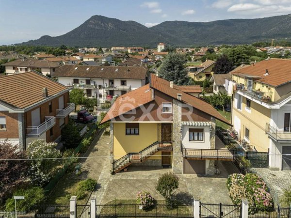 casa indipendente in vendita a Bruino