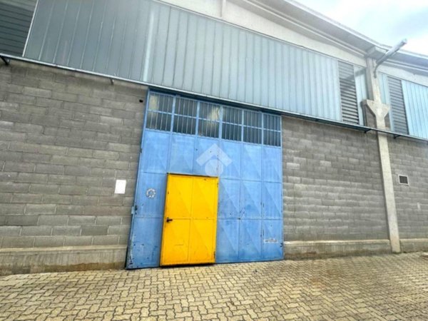 locale commerciale in vendita a Bruino