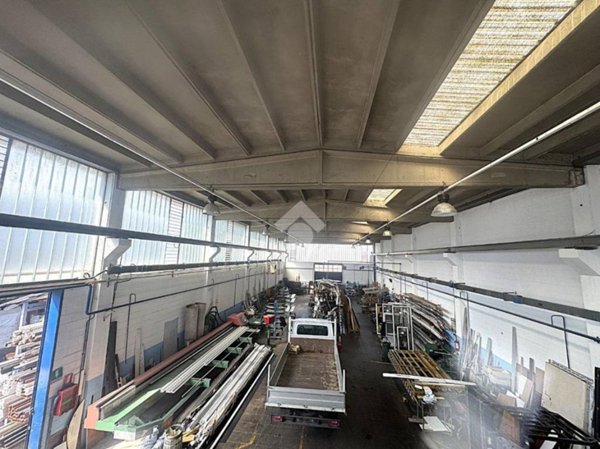 locale commerciale in vendita a Bruino