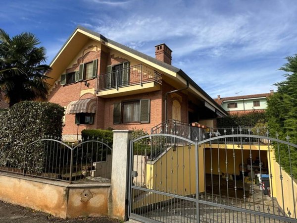 casa indipendente in vendita a Bruino