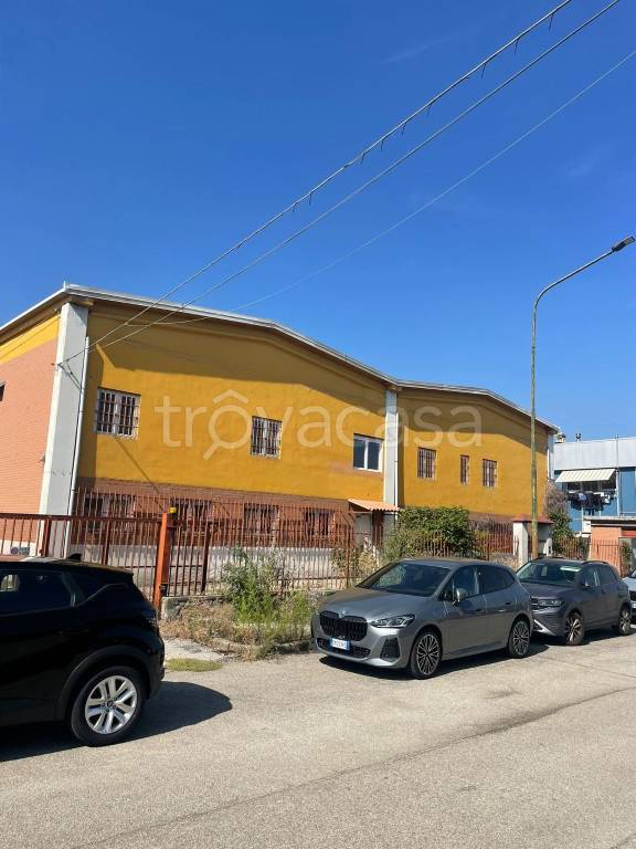 locale commerciale in vendita a Bruino