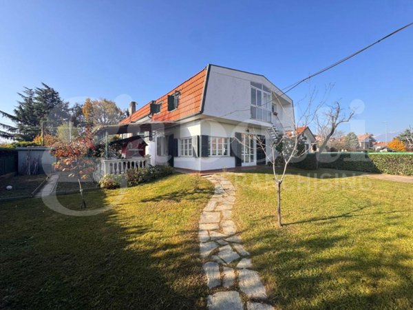 casa indipendente in vendita a Bruino