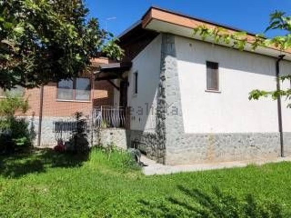 casa indipendente in vendita a Bruino