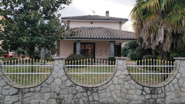 casa indipendente in vendita a Bruino