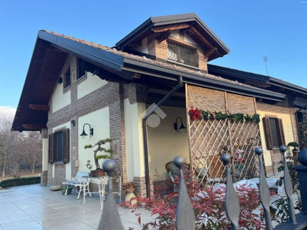 casa indipendente in vendita a Bruino