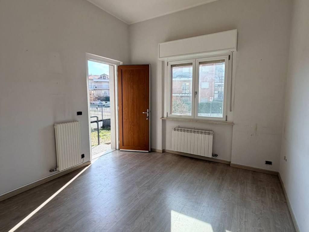 negozio in vendita a Bruino