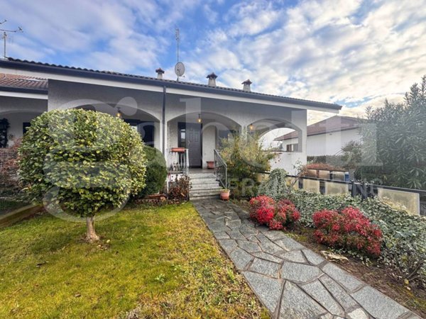 casa indipendente in vendita a Bruino