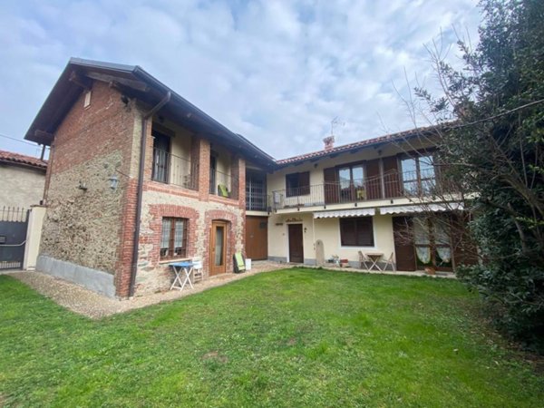 casa indipendente in vendita a Bruino