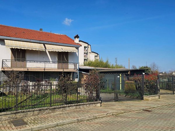 casa indipendente in vendita a Bruino