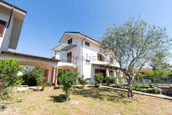 casa indipendente in vendita a Bruino