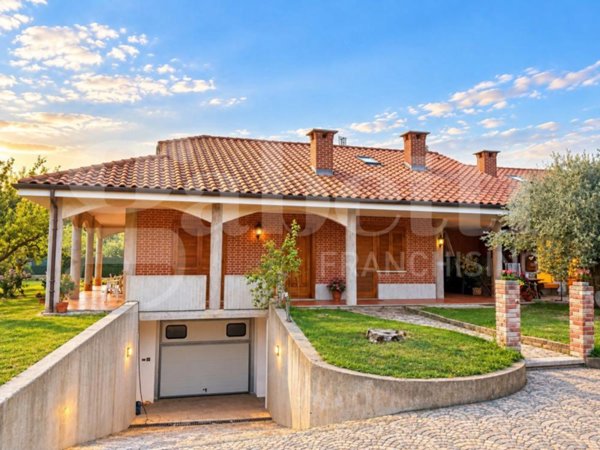 casa indipendente in vendita a Bruino in zona Villaggio Alba Serena