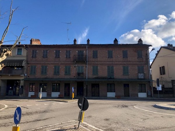 locale di sgombero in vendita a Brusasco