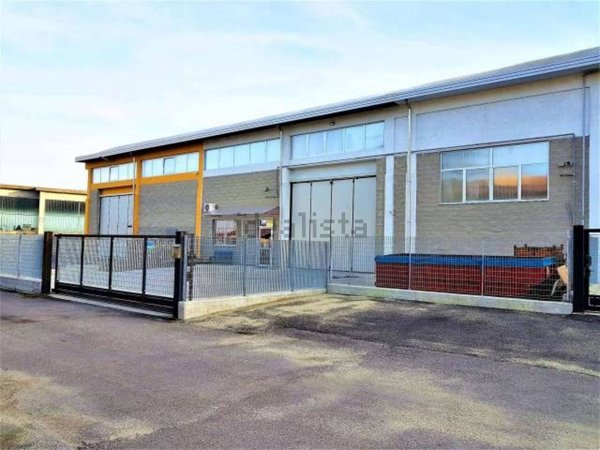 locale di sgombero in vendita a Buriasco